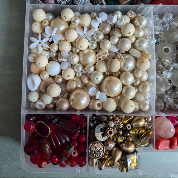 Vintage Now Bulk Jewelry Bead Lot Untested 200+ Mix and Match Glass Wood Stone - Picture 2 of 7